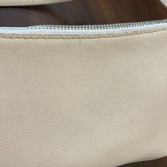 Madewell The Sculptural-Buckle Shoulder Bag Ecru Color - Picture 15 of 16